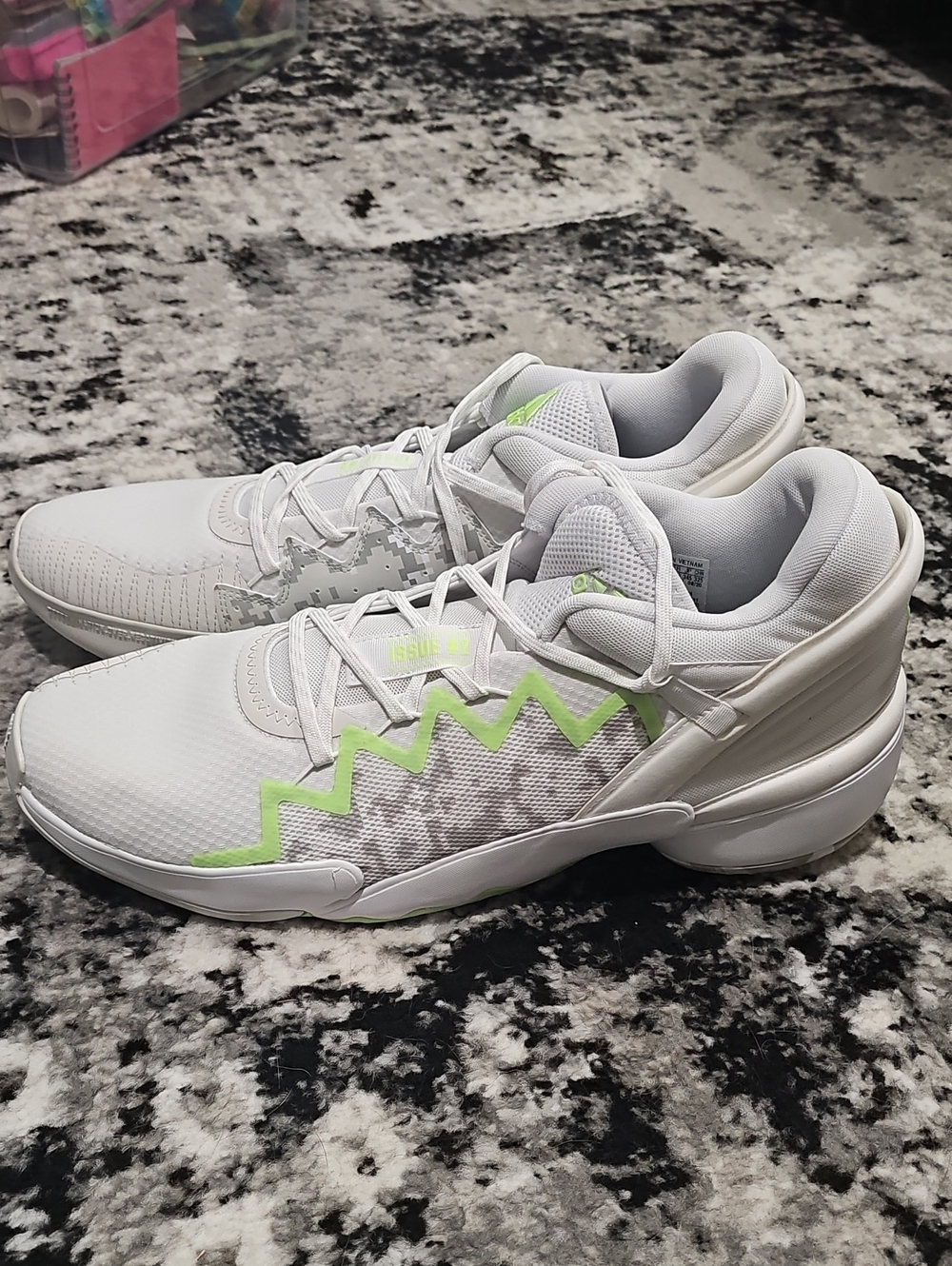 Adidas D.O.N. Issue 2 sneakers in a white and lime green Mens Sz 17